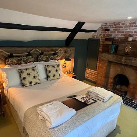 Castle Inn Уест Лулуърт Екстериор снимка